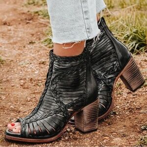 Black Freebird Bela Booties NWT Size 10